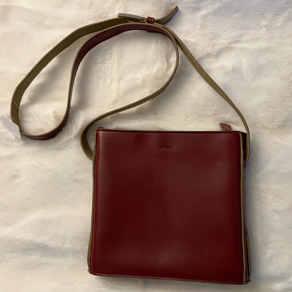 Mondani Burgundy Leather Crossbody Bag – Minimalist Shoulder Purse